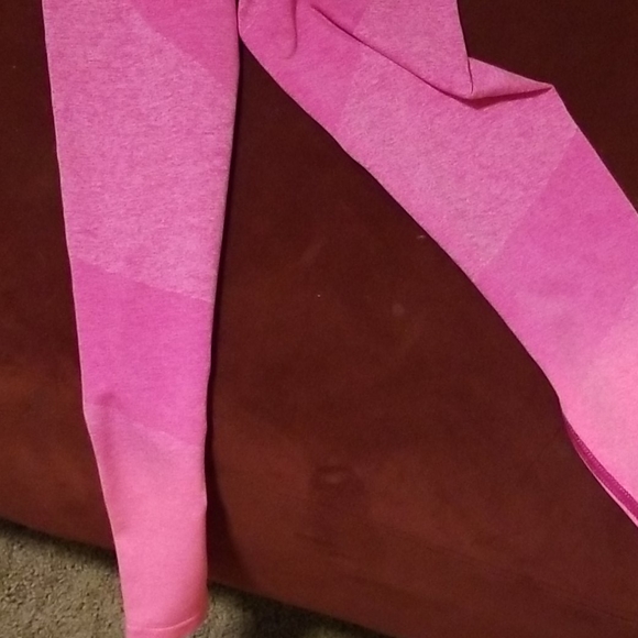 Vs Pink Workout Set - Picture 4 of 4